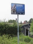 901870 Afbeelding van een waarschuwingsbord met de 'Gedragscode Racefiets', op de Vechtdijk te Utrecht. Omwonenden ...